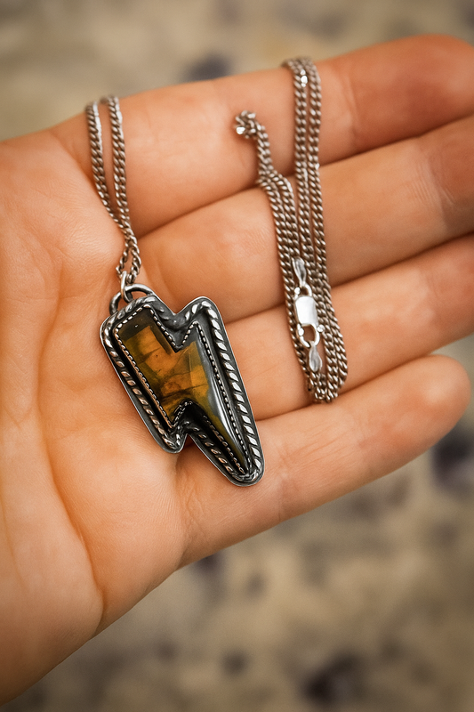 Amber Lighting bolt 925 18inch chain